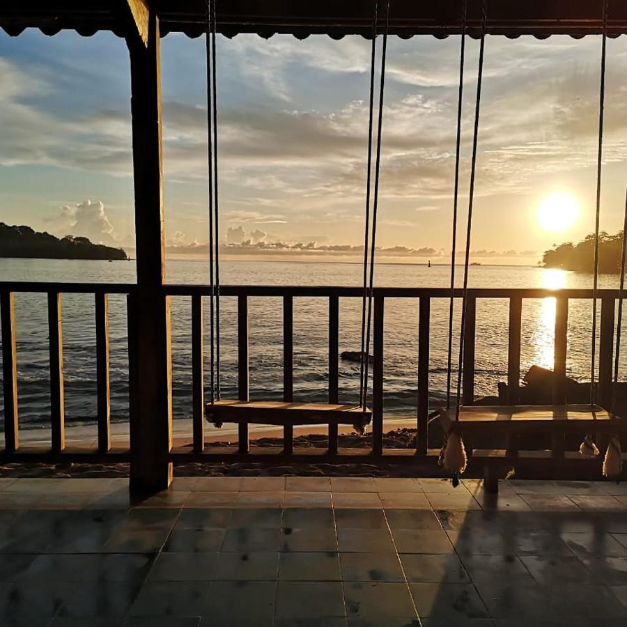 Cafe Del Mar Sapzurro Bed & Breakfast Bagian luar foto