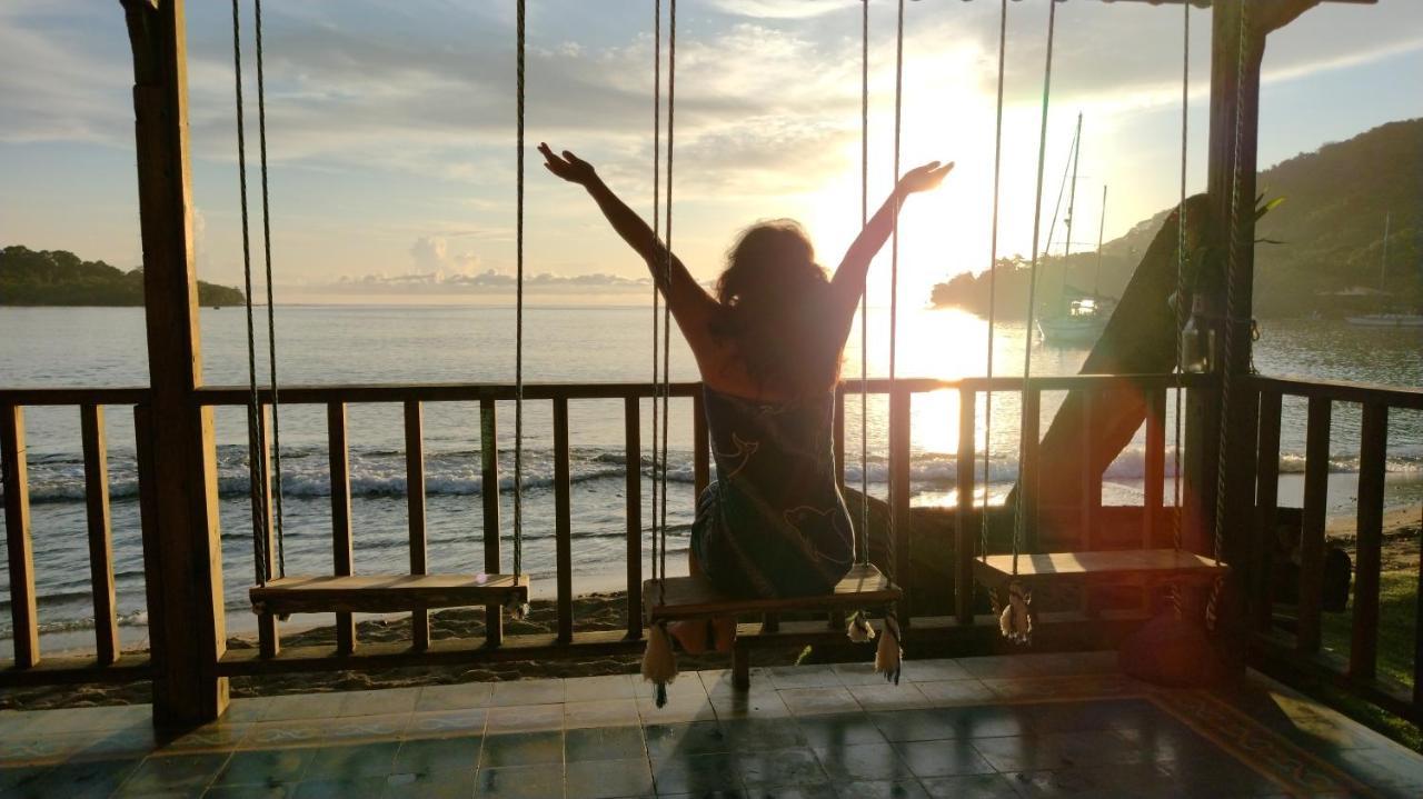 Cafe Del Mar Sapzurro Bed & Breakfast Bagian luar foto