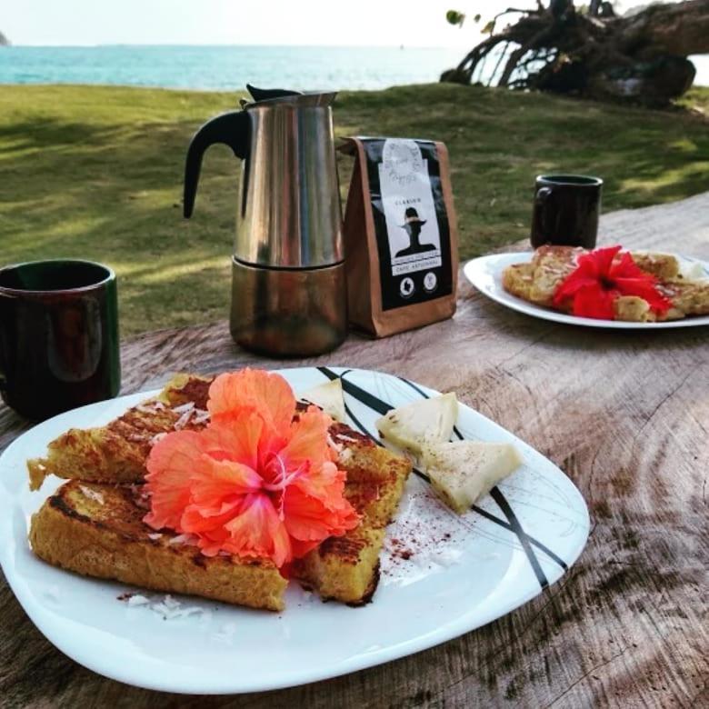 Cafe Del Mar Sapzurro Bed & Breakfast Bagian luar foto