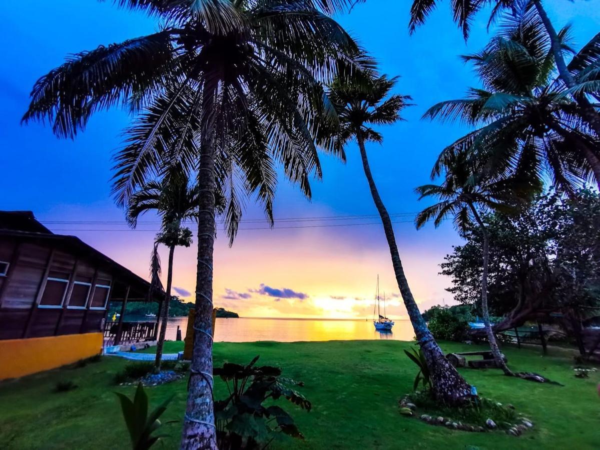 Cafe Del Mar Sapzurro Bed & Breakfast Bagian luar foto